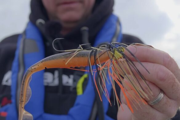 bladed jig